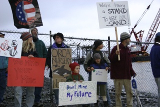 Protesters lined up in front of Glacier's construction site early Monday morning.