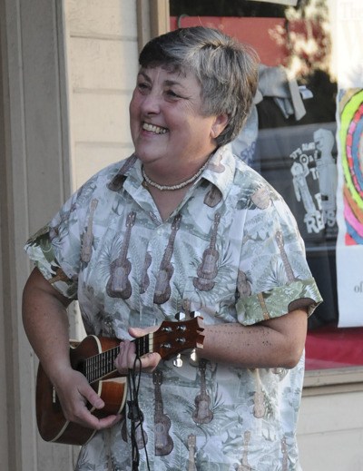 Sharon Danielson is an enthusiastic ukulele player.