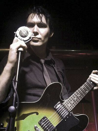 Shane Tutmarc (pictured) and Star Anna will play a show on Sunday