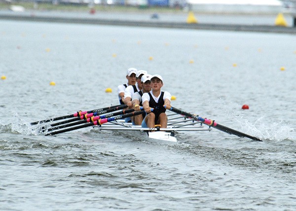 The men’s quad gets off to a flying start at the Junior National Championships. Rowers are