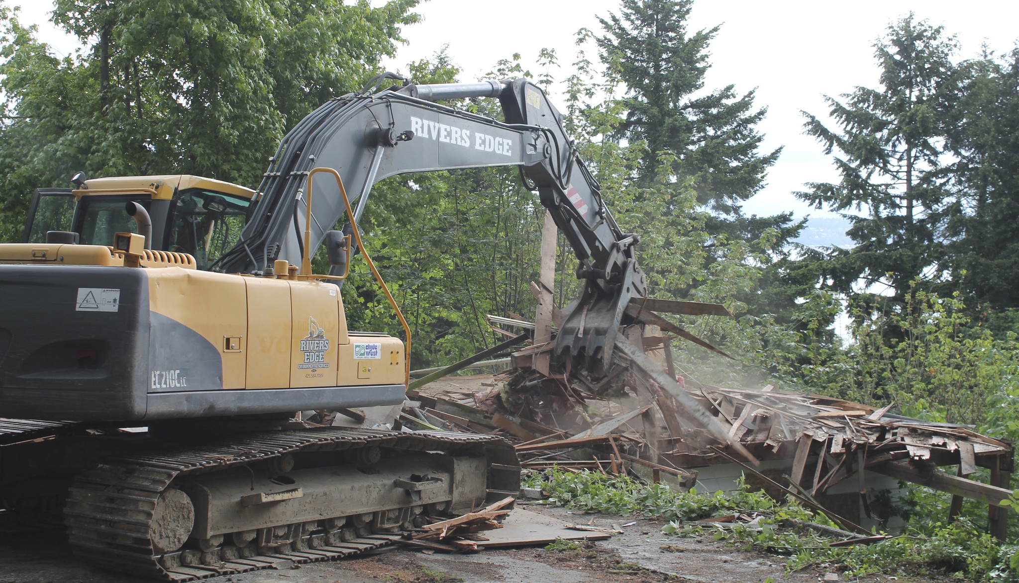 County demolishes failing north-end structure