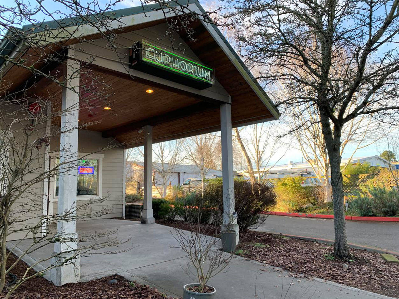 The Euphorium on Vashon Highway was robbed on Saturday night. (Kevin Opsahl/Staff Photo)