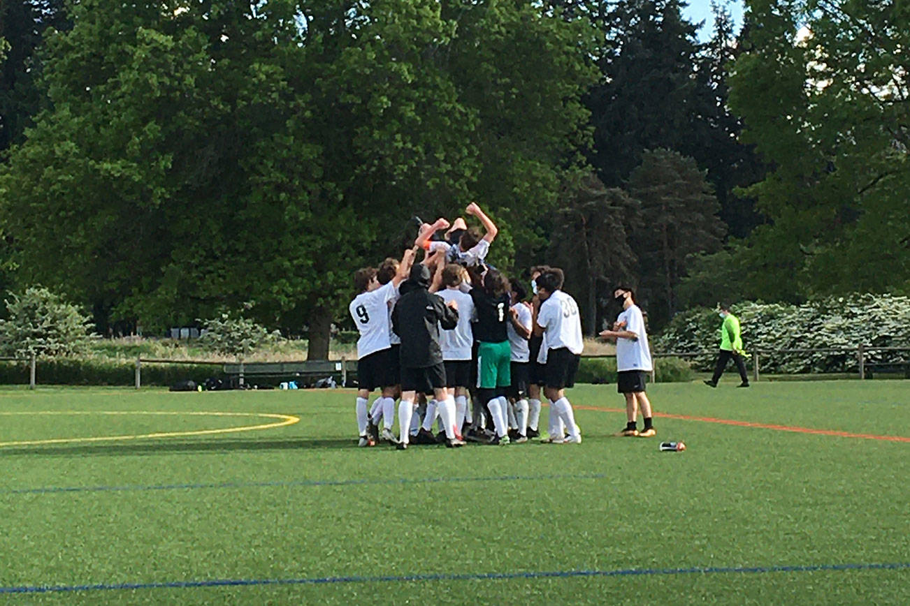 Vashon Soccer Players and Coach Nab Nisqually League Awards Vashon