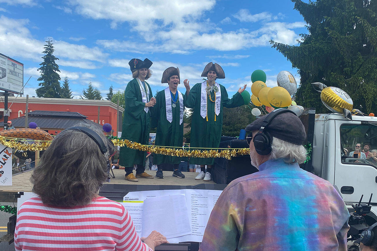 Class of 2022 celebrates with graduation day car parade VashonMaury