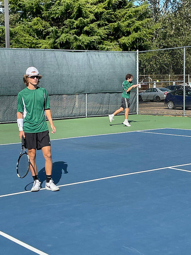 VHS tennis players Jack Harvey (foreground) and Nick Zuckerman (behind) (Rick Doussett Photo).