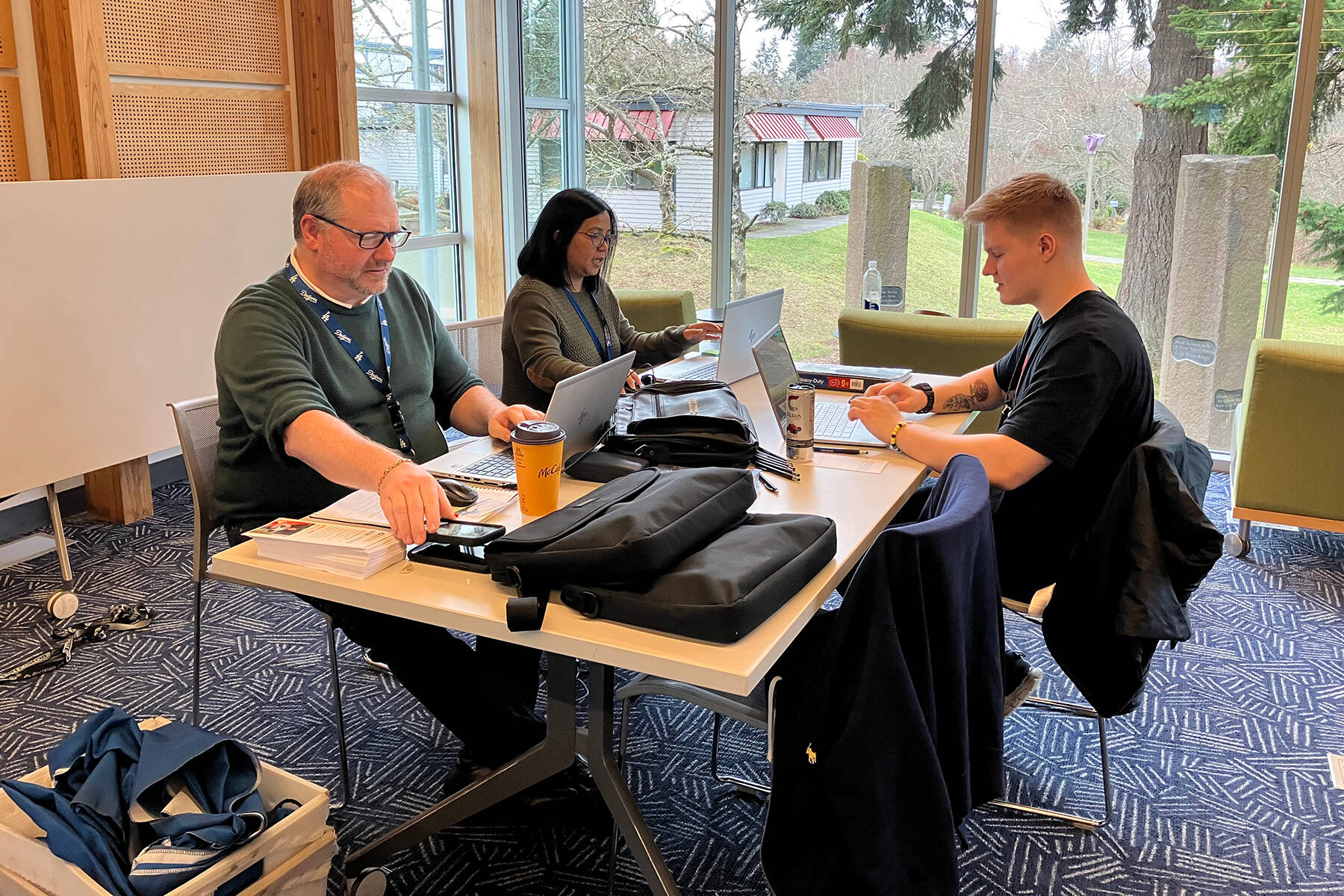 A hiring fair draws interested applicants for postal jobs VashonMaury Island