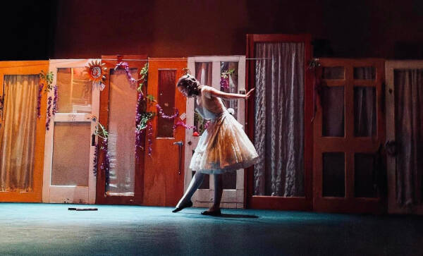 Harper Hobson, as Alice, in Vashon High School’s production of “Alice in Wonderland” (Mick Etchoe Photo).