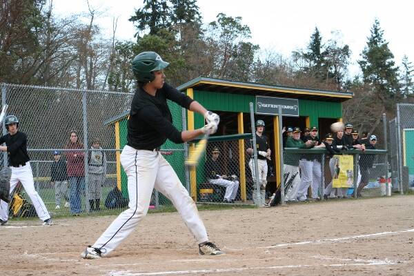 Maxwell Delgado-Williams continued his hot hitting, as the Pirates’ dugout watched (Photo by Holly Taylor).