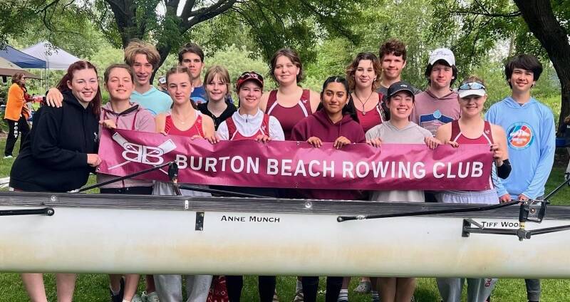 Many of the BBRC rowers pose for a picture at Northwest Regionals just before the final race of the day (Tricia Thompson Photo).
