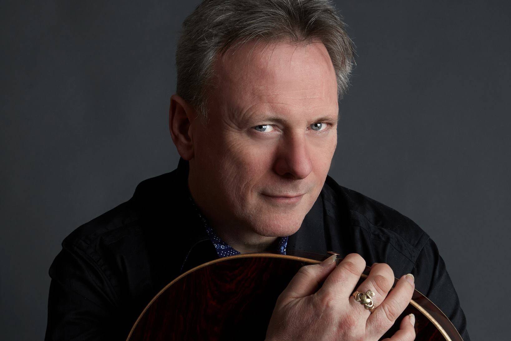 A masterful Scottish guitarist plays a show on Vashon VashonMaury