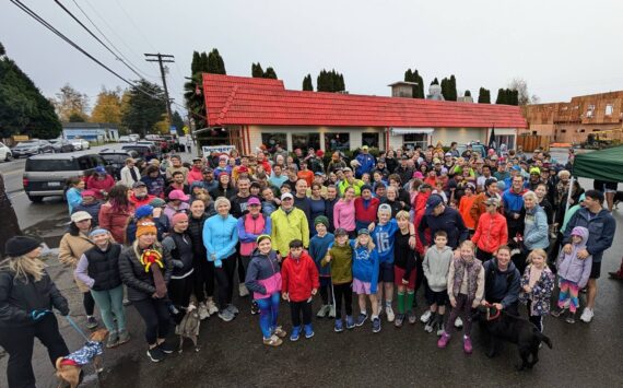 John Decker Photo
This year’s Turkey Trot brought more than 100 islanders and visitors to the center of Vashon.