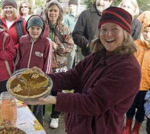 Pumpkin pie contest winner Shannon Seath Meyer shows off her winning creation.