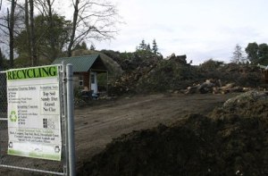 The Dirt Yard has shut down its operation in the last couple of weeks. The owner’s phone number was on the bottom of the sign at the facility’s entrance but was painted over last week.