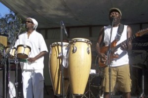 Clinton Fearon & The Boogie Brown Band.