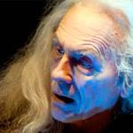 Actors and puppets perform Shakespeare