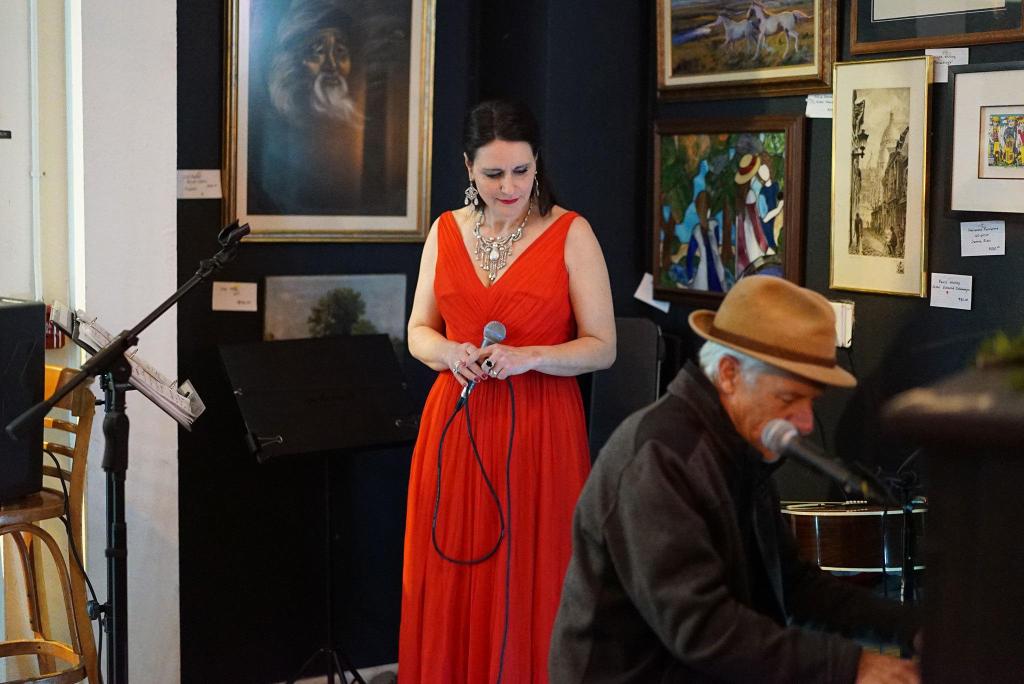 Rebekah Bevilacqua and Loren Sinner. (Pete Welch Photo)