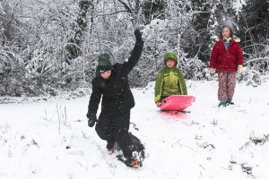 Thousands without power after heavy Sunday night snowfall