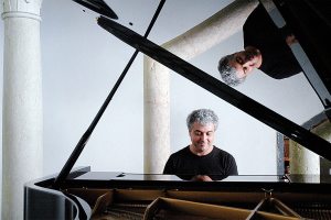 Three-time Latin Grammy nominee plays at VCA