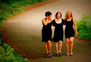 The Curvettes (Pete Welch Photo)