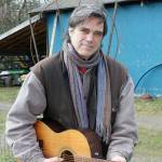 Singer-songwriter Carter Castle will appear in concert at the Vashon Havurah on Sunday (Michael Monteleone Photo).