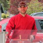 Islander rolls out Syrian food cart