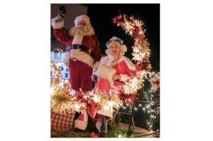 Community turns out to see Santa Claus, light holiday tree during Winterfest