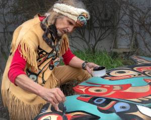 Terry Donnelly photo
Portrait of Odin Lonning, a Tlingit traditional Native American artist and carver who lives and works on Vashon, participating in the People at Work project.