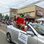 Elizabeth Shepherd Photo
Strawberry Festivals 2022 Grand Parade featured Paul Rowley, embodying the character of Mukai Marshall Strawberry. Find out more about the 2024 Festival at thisisvashon.com/strawberryfestival.