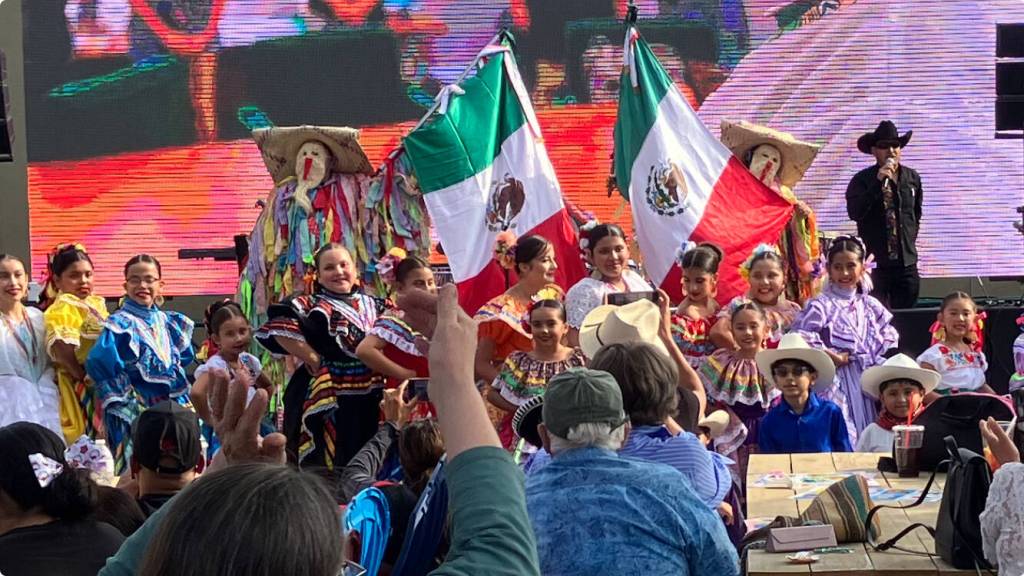 Comunidads Mercado was a celebration of cultures, entrepreneurship, and community spirit. (Elizabeth Shepherd photo)