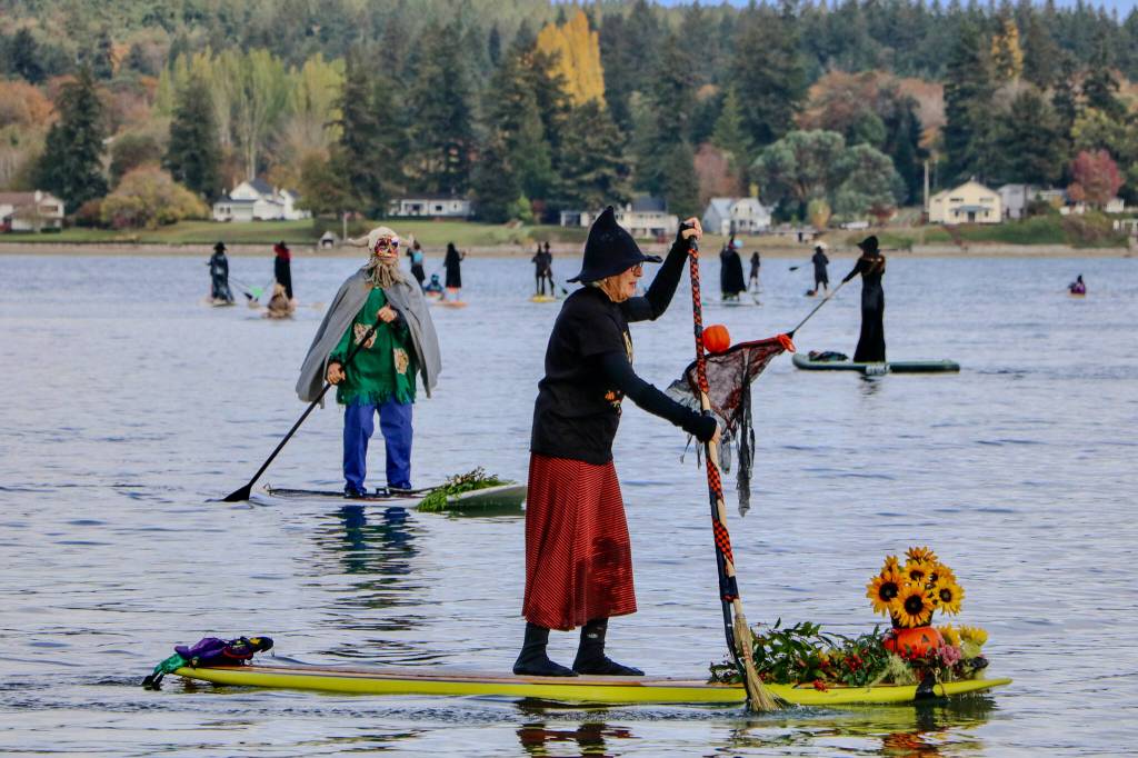 This years paddle raised funds for two island charities. (Aspen Anderson photo)