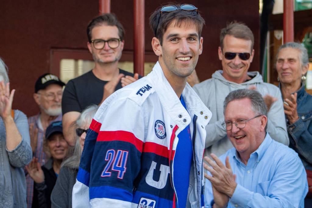 Olympic athlete Jacob Plihal arrived to the Vashon Theatre backlot to cheers and applause from the Vashon community on Aug. 27. (Alex Bruell photo)