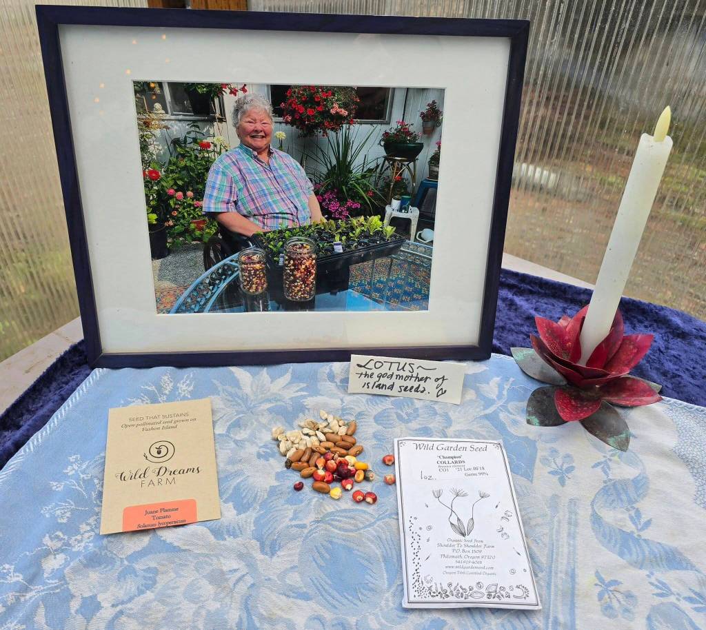 A table at the Seed Share honored the events beloved founder, Lotus. (Jamie Wolf photo)