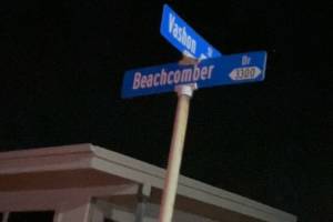 What a find! This photo, snapped in Morro, California (on the coast between the Bay Area and Los Angeles) by islander Madeline Yarkin while on a triathlon training ride, shows the intersection of Beachcomber Drive and Vashon Street.