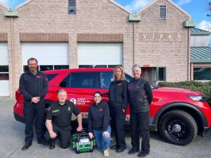 Elizabeth Shepherd Photo
Mobile Integrated Health and VIFR staff members joined Interim Fire Chief Ben Davidson as he prepared to deliver a donated generator to an islander in need. (Left to right) Dan O'Connell, Davidson, Lilie Corroon, Lisa Coley, and Denise Paquette.