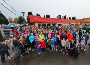 John Decker Photo
This years Turkey Trot brought more than 100 islanders and visitors to the center of Vashon.