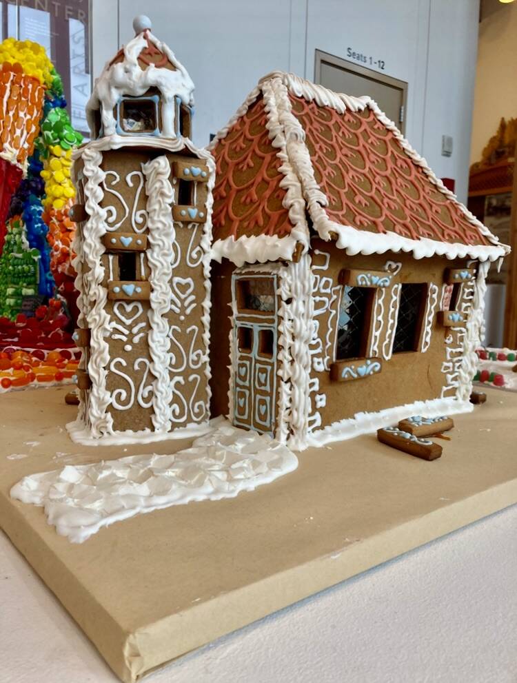 The Wilkes family won Best Vashon Landmark for Point Robinson Lighthouse in the snow. (Courtesy Photo)