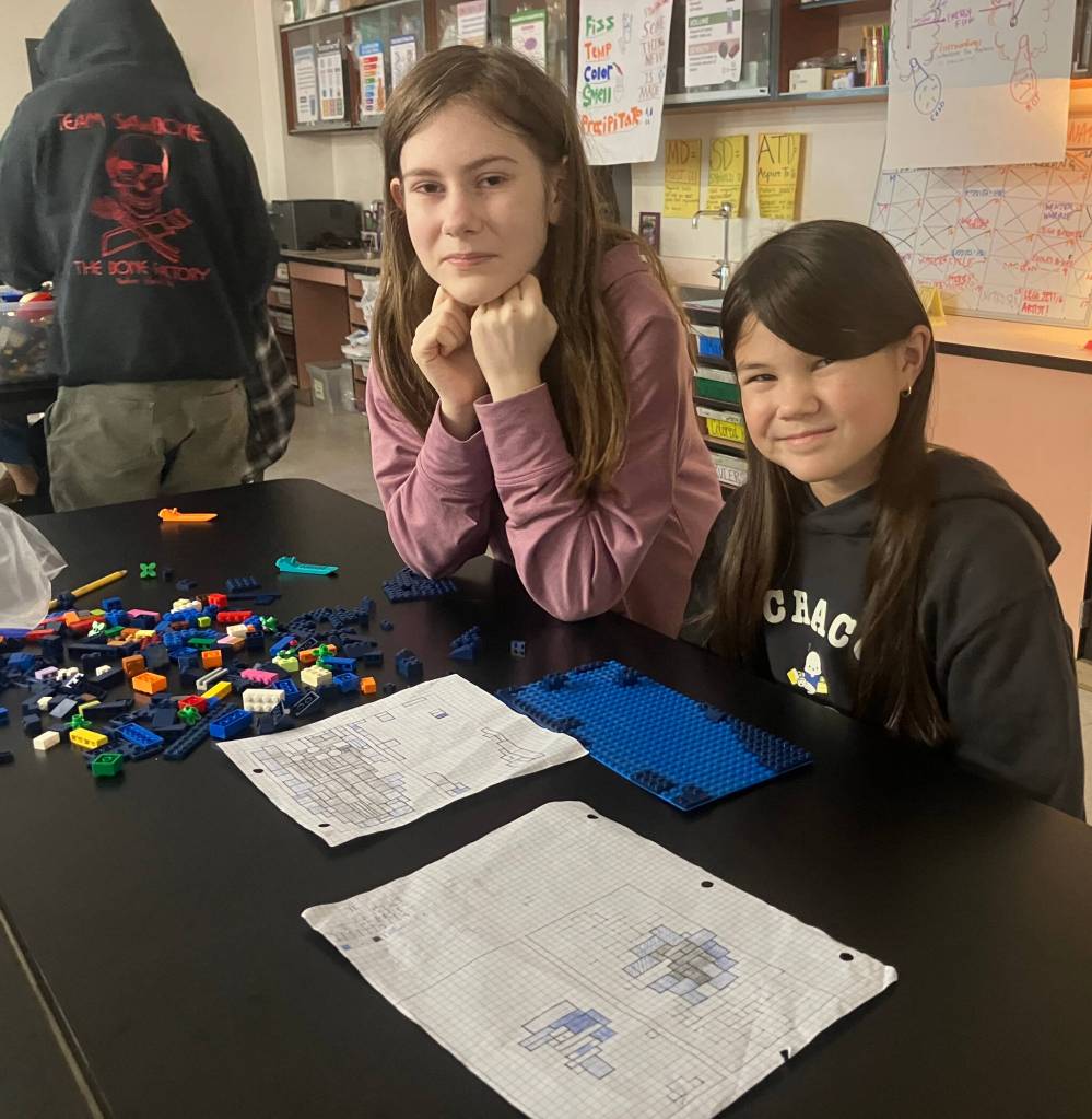 Alice (left), an 8th-grader, and 7th-grader Dakota. (Elizabeth Shepherd Photo)
