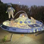 Beurskens most recent UFO sits illuminated under a full moon on an October 2025 evening. (Matt Beursken Photo)