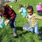 Kids scramble to grab eggs at Ober Park in 2024. (Alex Bruell Photo)