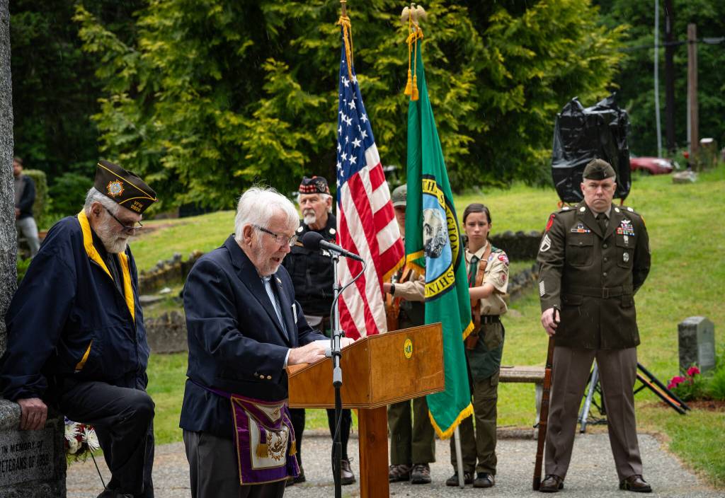 Kent Phelan Photo
Vashons Memorial Day ceremony at the cemetery.