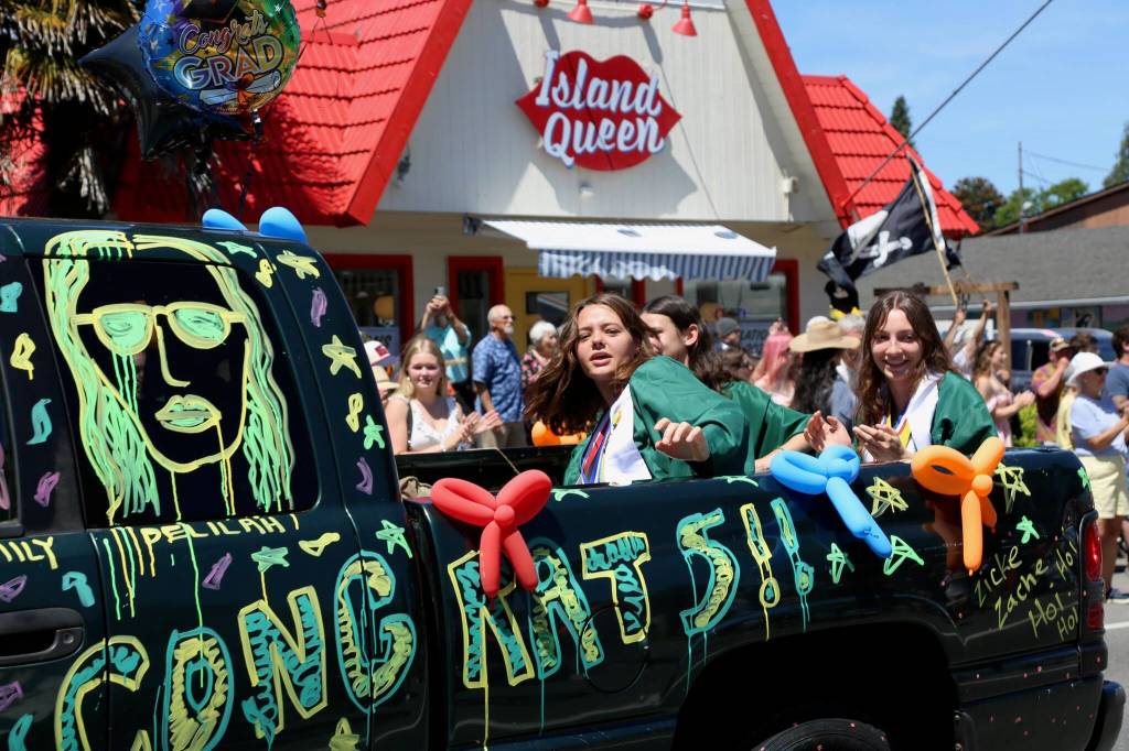 Ray Pfortner Photo
Vashon High School class of 2026 parade.