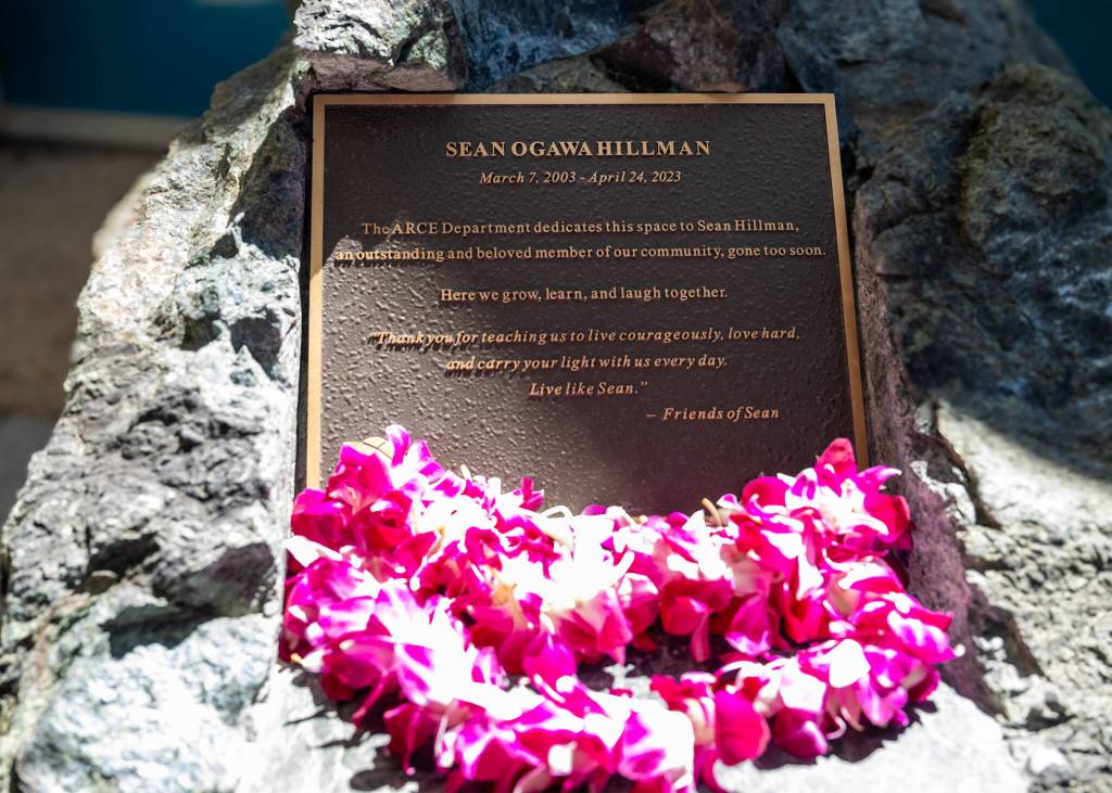 Jay Thompson Photo
A plaque at Cal Polys Sotto LUlivo shade structure honors Sean Ogawa Hillman, a Vashon High School graduate and architectural engineering student who died in 2023.