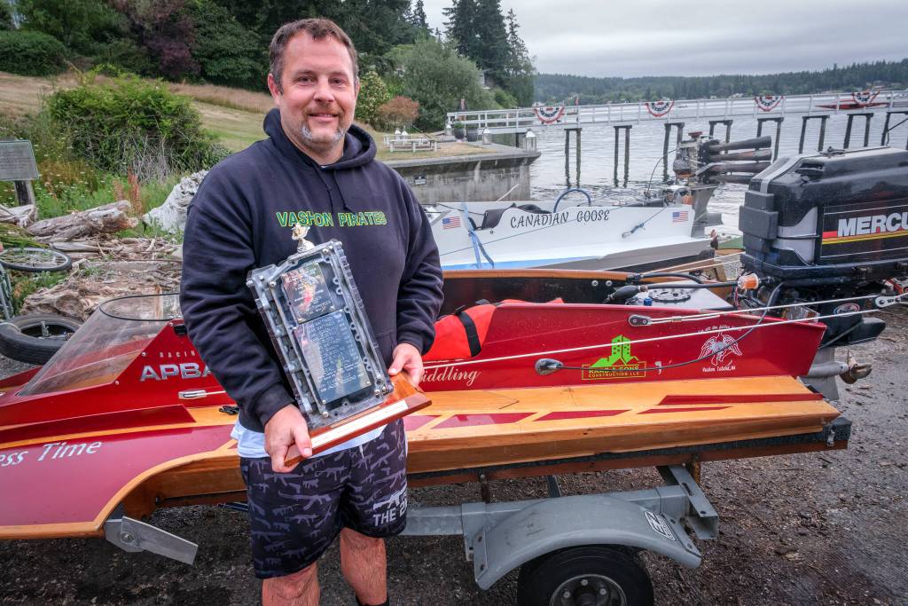 Terry Donnelly Photo
Jake Middling wins Vashon’s annual Fourth of July hydroplane race for the second year in a row, completing the course in 41:04.