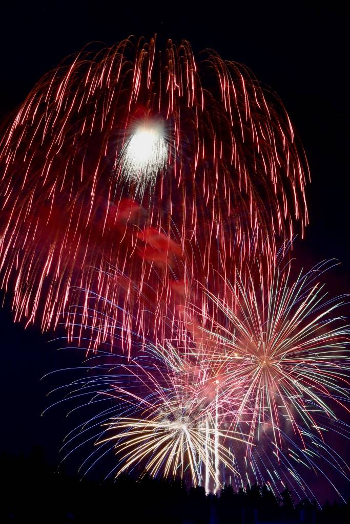 Ray Pfortner Photo
Vashons Fourth of July show, viewed from Dockton Park.
